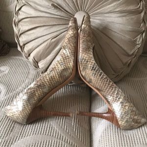 Stuart Weitzman Heals